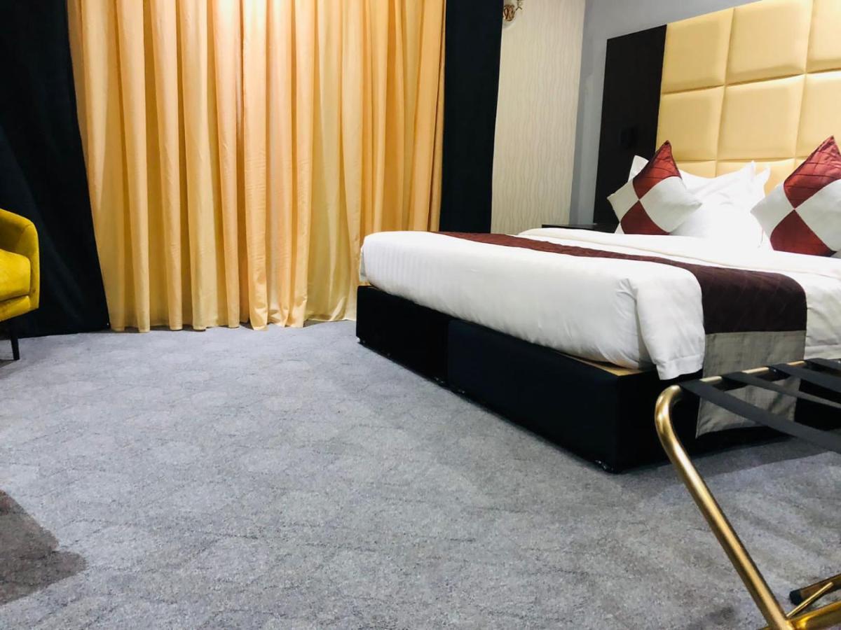 M Platinum Hotel Medina Buitenkant foto